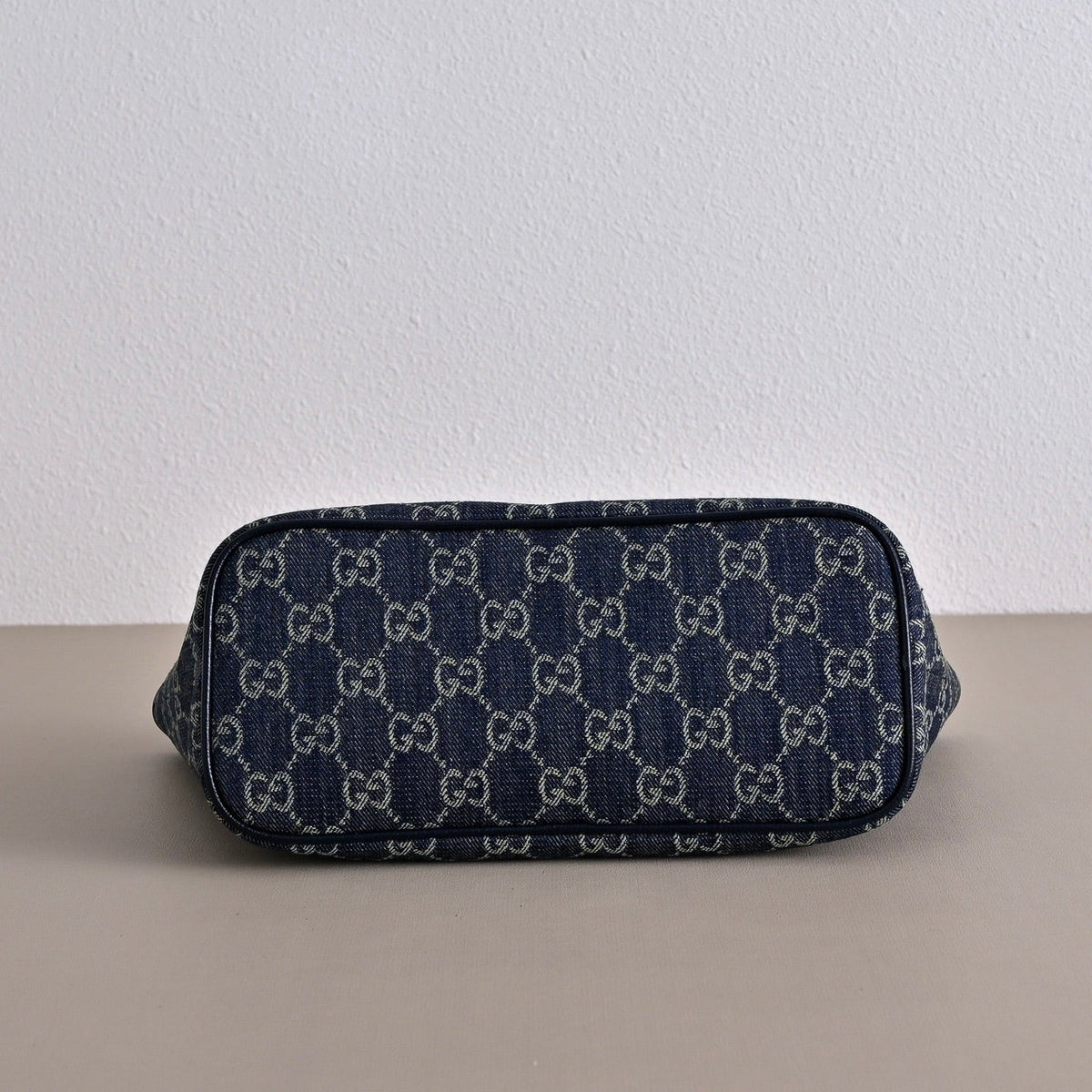 GUCCI Generation Gucci GG Denim Small Tote Bag-875236
