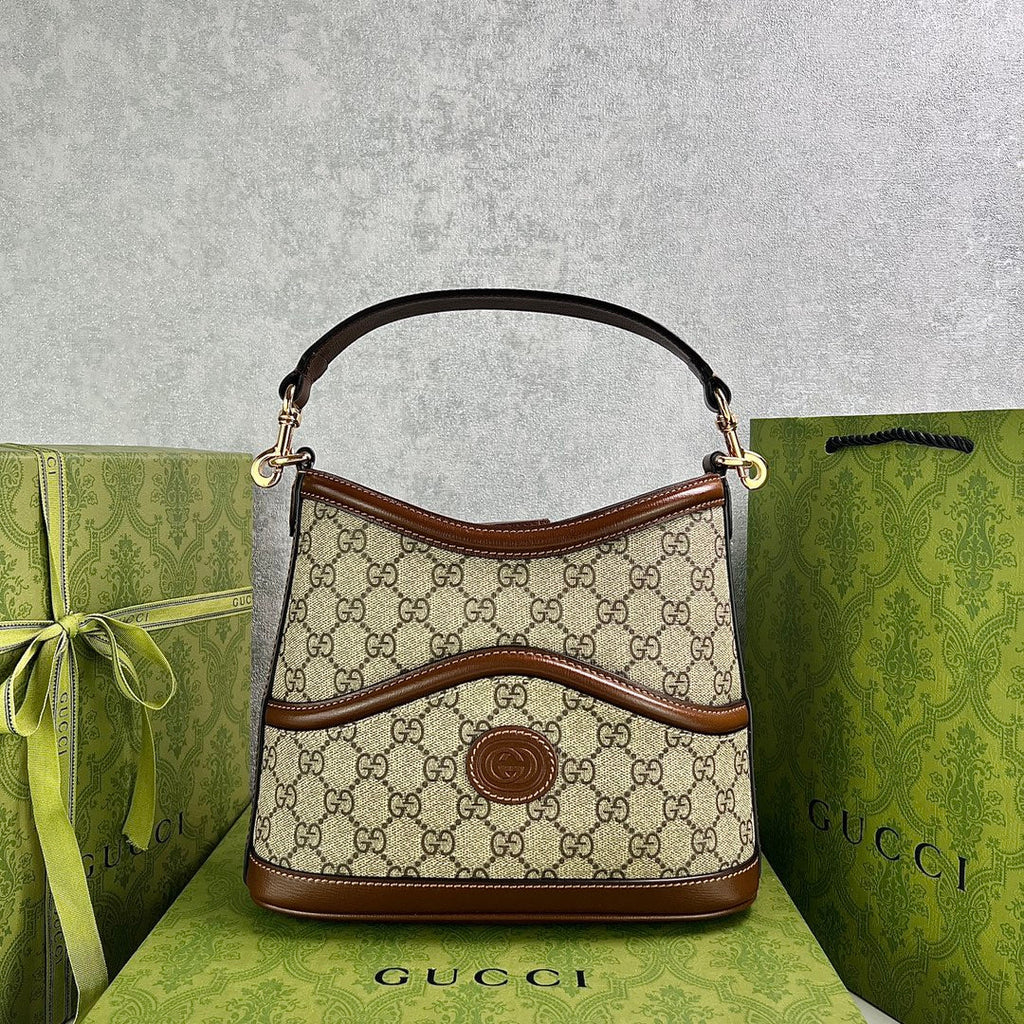 GUCCI GG Retro Bucket Bag-696011